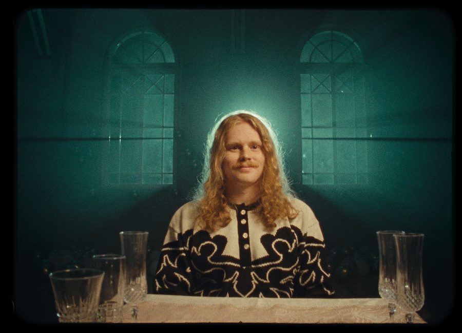 Ein Mann in der Küche