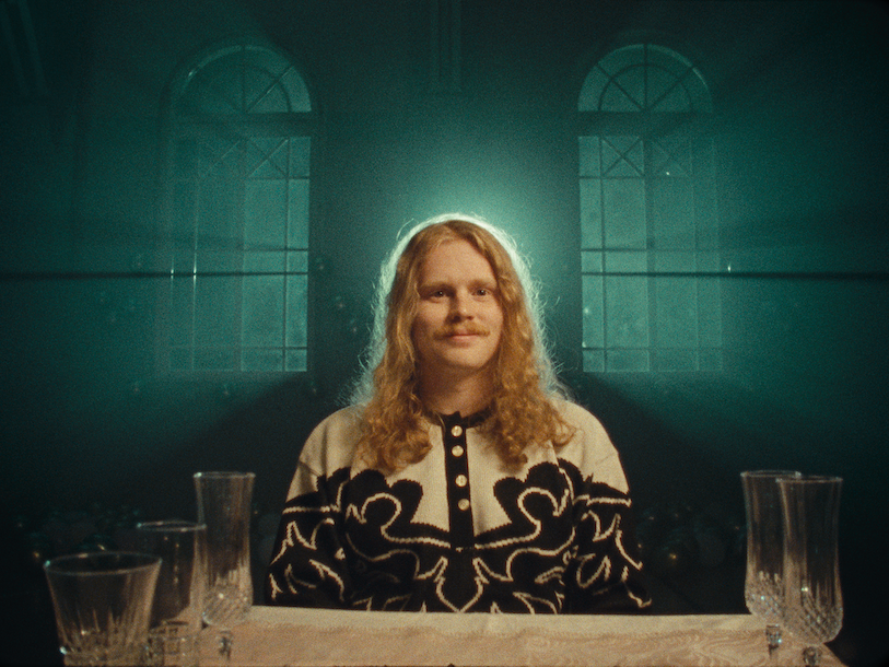 Ein Mann in der Küche